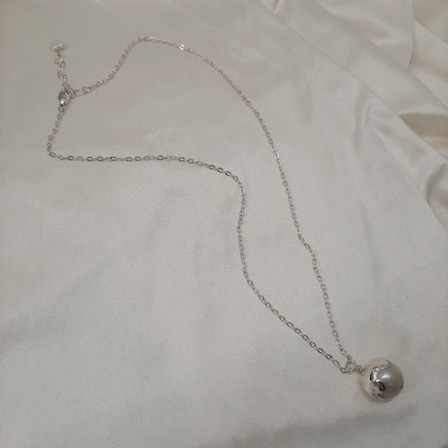 Lucy - silver-tone tiny chain and natural cultured freshwater pearl pendant drop necklace