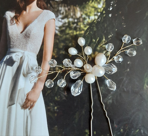 Anna - crystal clear beads and freshwater pearls medium size wedding hair pin