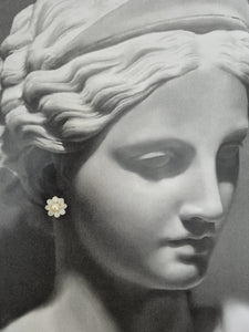 Elara Dusk - flower shaped stud earrings with glass beads and a pearl center