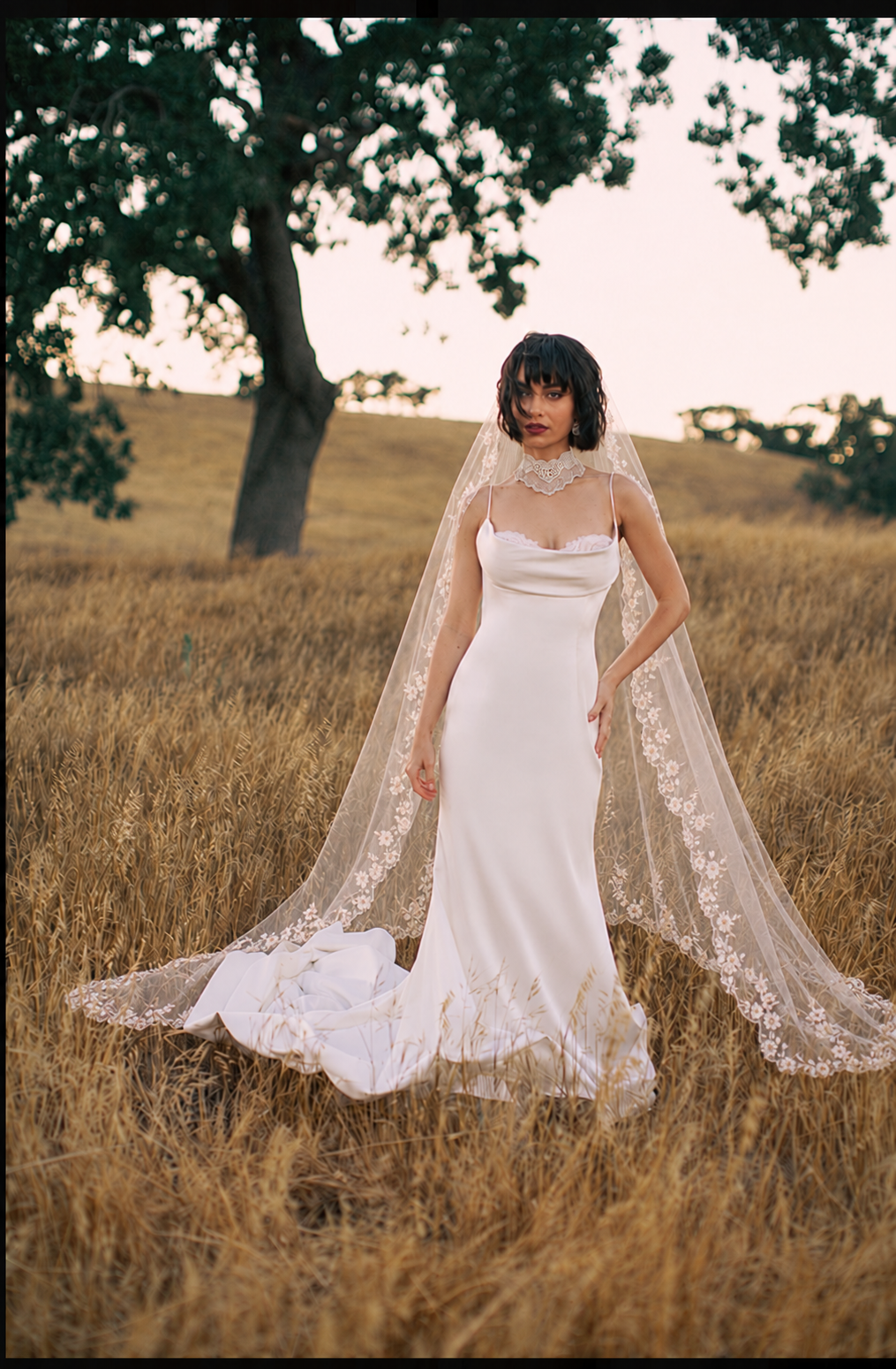 AMELIE - Hand Beaded Lace Bridal Choker Necklace | Chantilly Pearl Collection