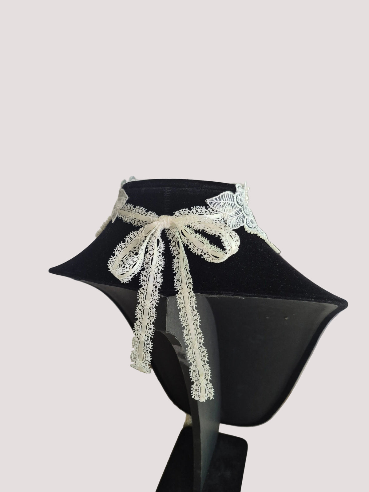 AMELIE - Hand Beaded Lace Bridal Choker Necklace | Chantilly Pearl Collection