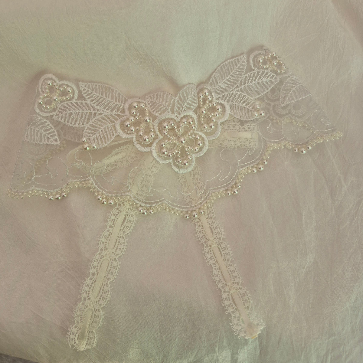 AMELIE - Hand Beaded Lace Bridal Choker Necklace | Chantilly Pearl Collection