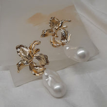 Load image into Gallery viewer, Clarissa - golden orchid shape flower and cascading pearl drop earrings