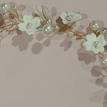 Load image into Gallery viewer, Clementine - crystal base pearls, shell beads and polymer clay flowers hair vine