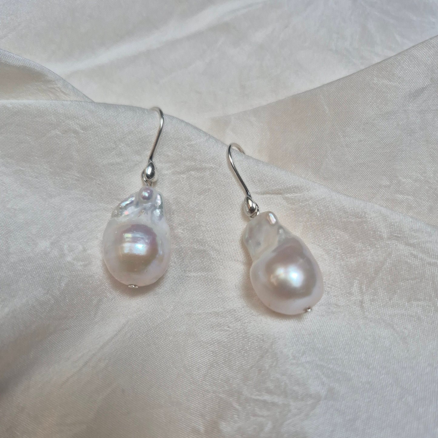 Daphne - natural baroque freshwater pearls drop earrings