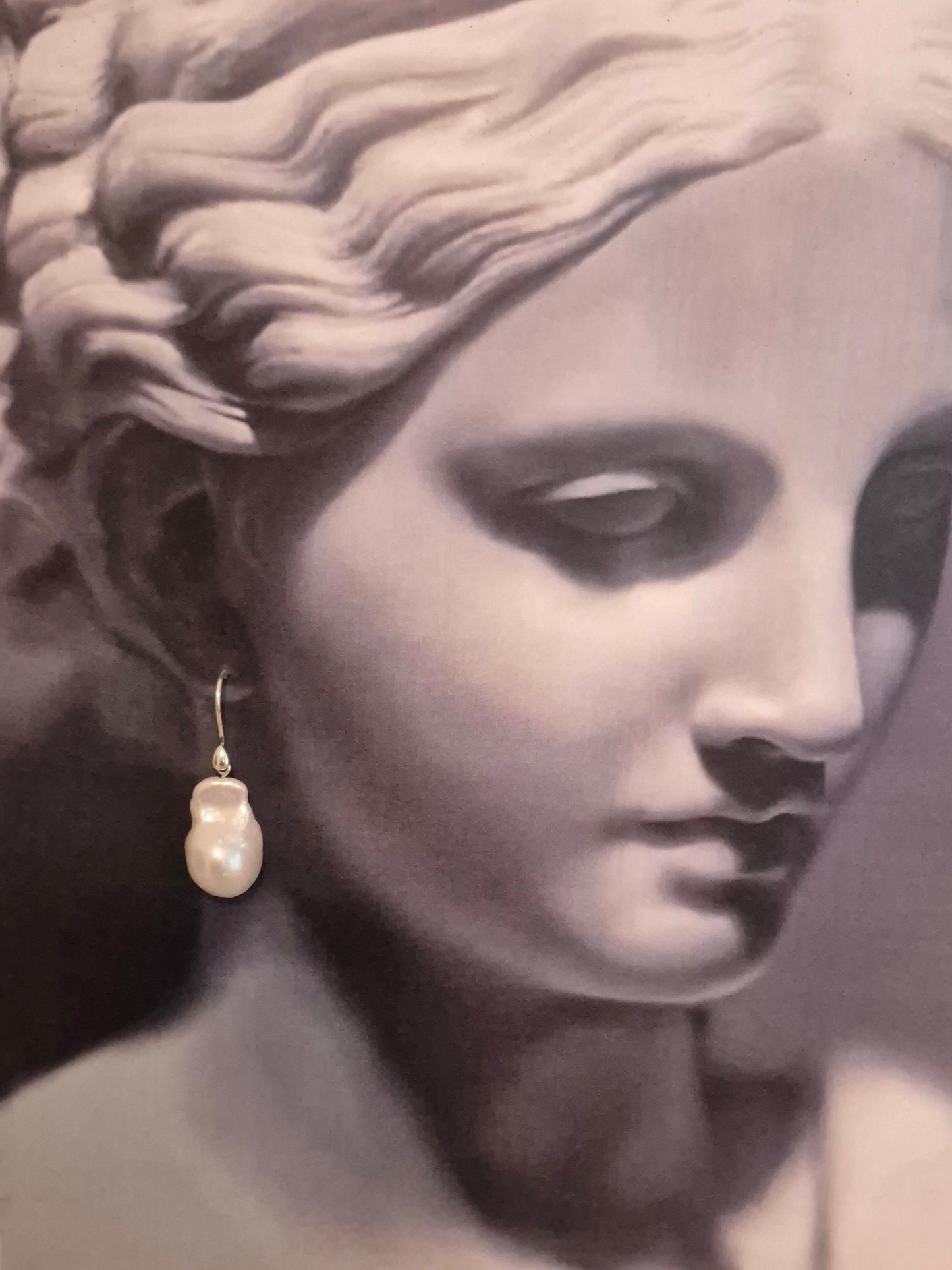Daphne - natural baroque freshwater pearls drop earrings