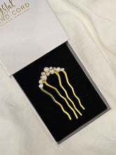 Load image into Gallery viewer, Eden - freshwater pearls or polymer clay flowers U shaped hair pins