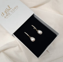Load image into Gallery viewer, Eleanor - freshwater pearls latchback stud drop earrings
