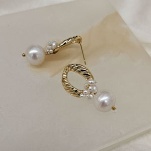 Esme - golden oval and natural cultured freshwater pearls stud earrings