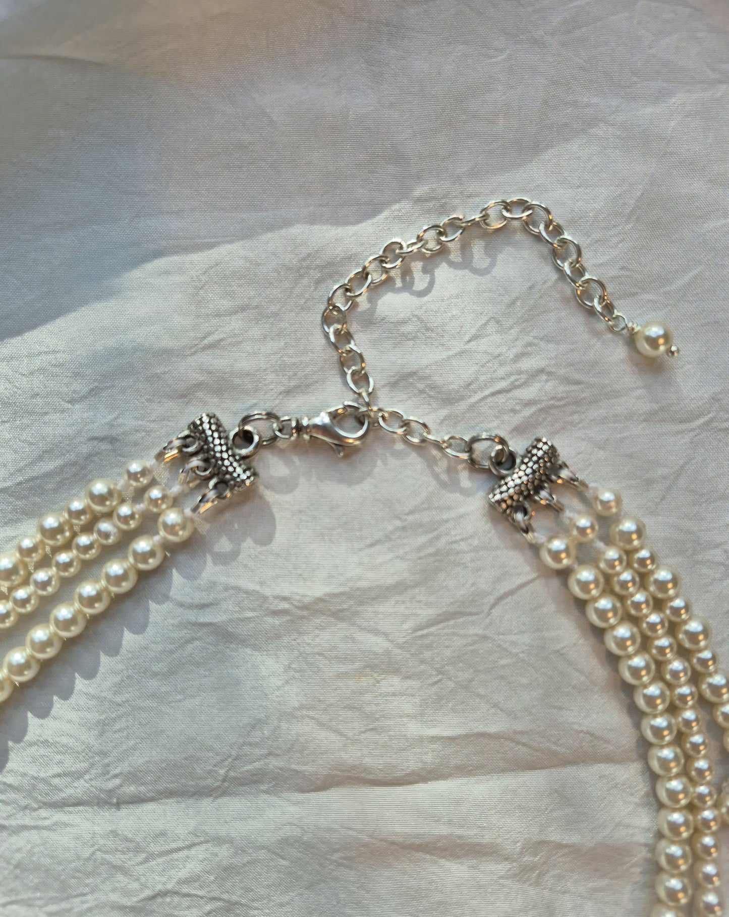 Isabella - pearl draped necklace