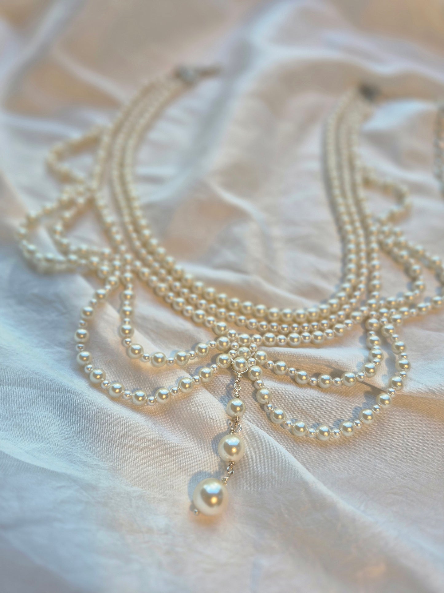 Isabella - pearl draped necklace