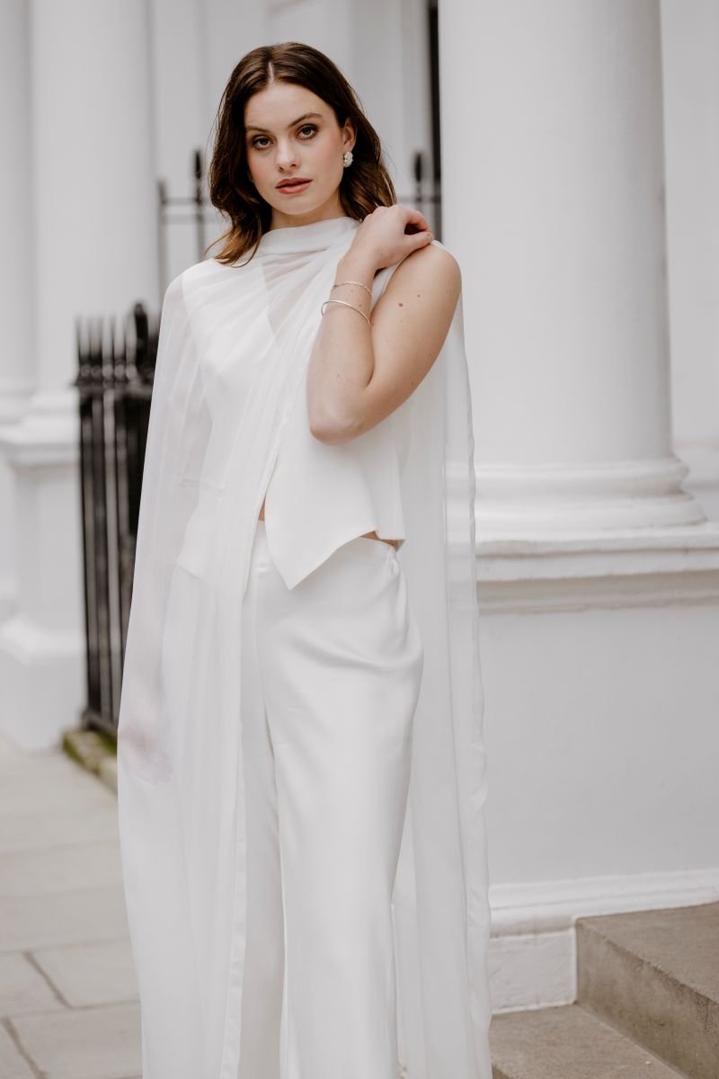 Eloise - crystal pearl beads woven beads huggie earrings