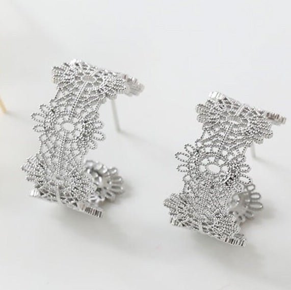 Lenara - gold or silver tone lace patterned C hoop stud earrings with sterling silver post