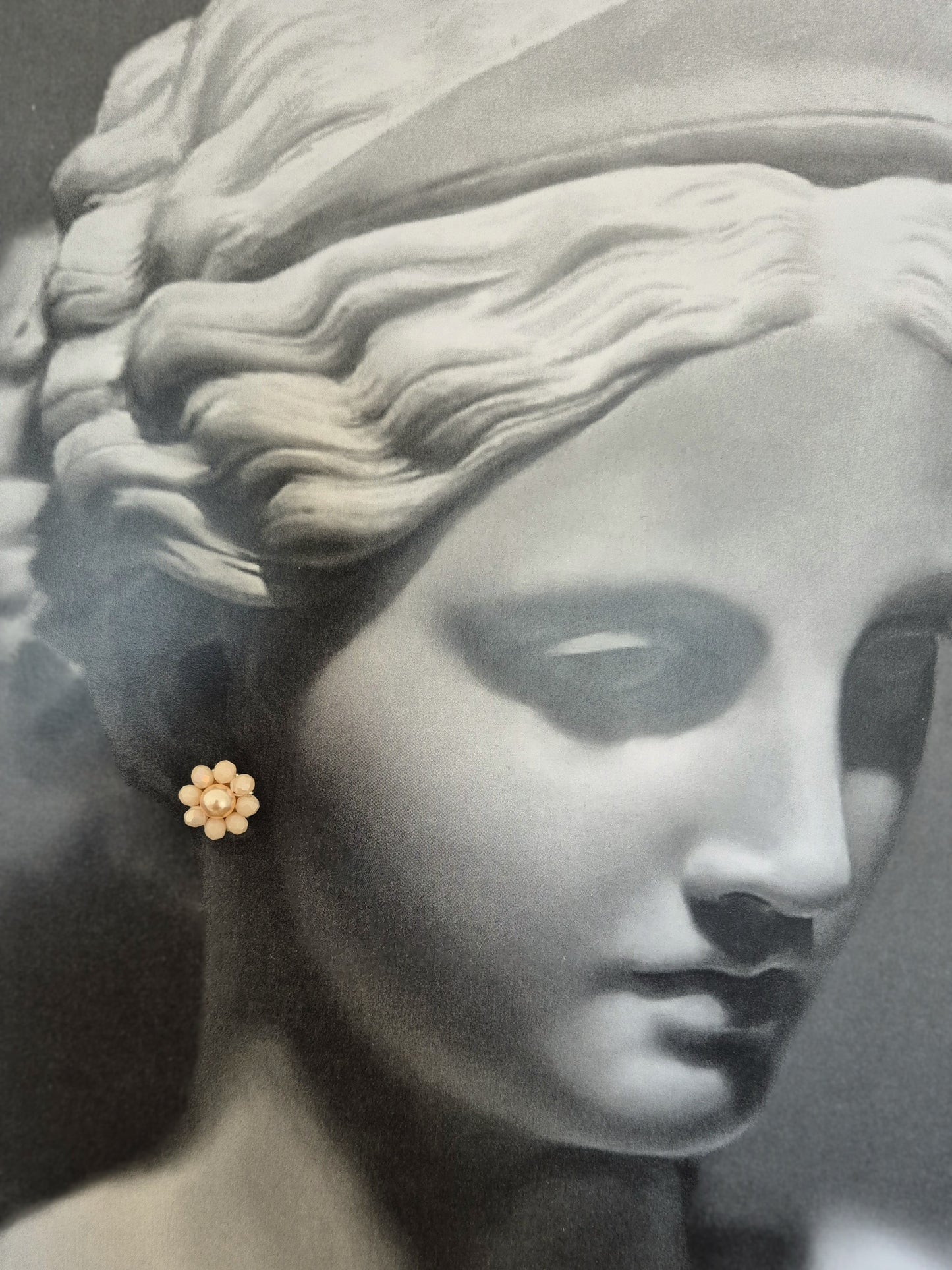 Maddie - flower shaped stud earrings with glass beads and a pearl center