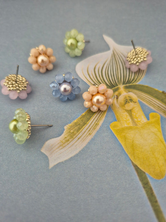 Maddie - flower shaped stud earrings with glass beads and a pearl center