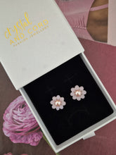 Load image into Gallery viewer, Maddie - flower shaped stud earrings with glass beads and a pearl center