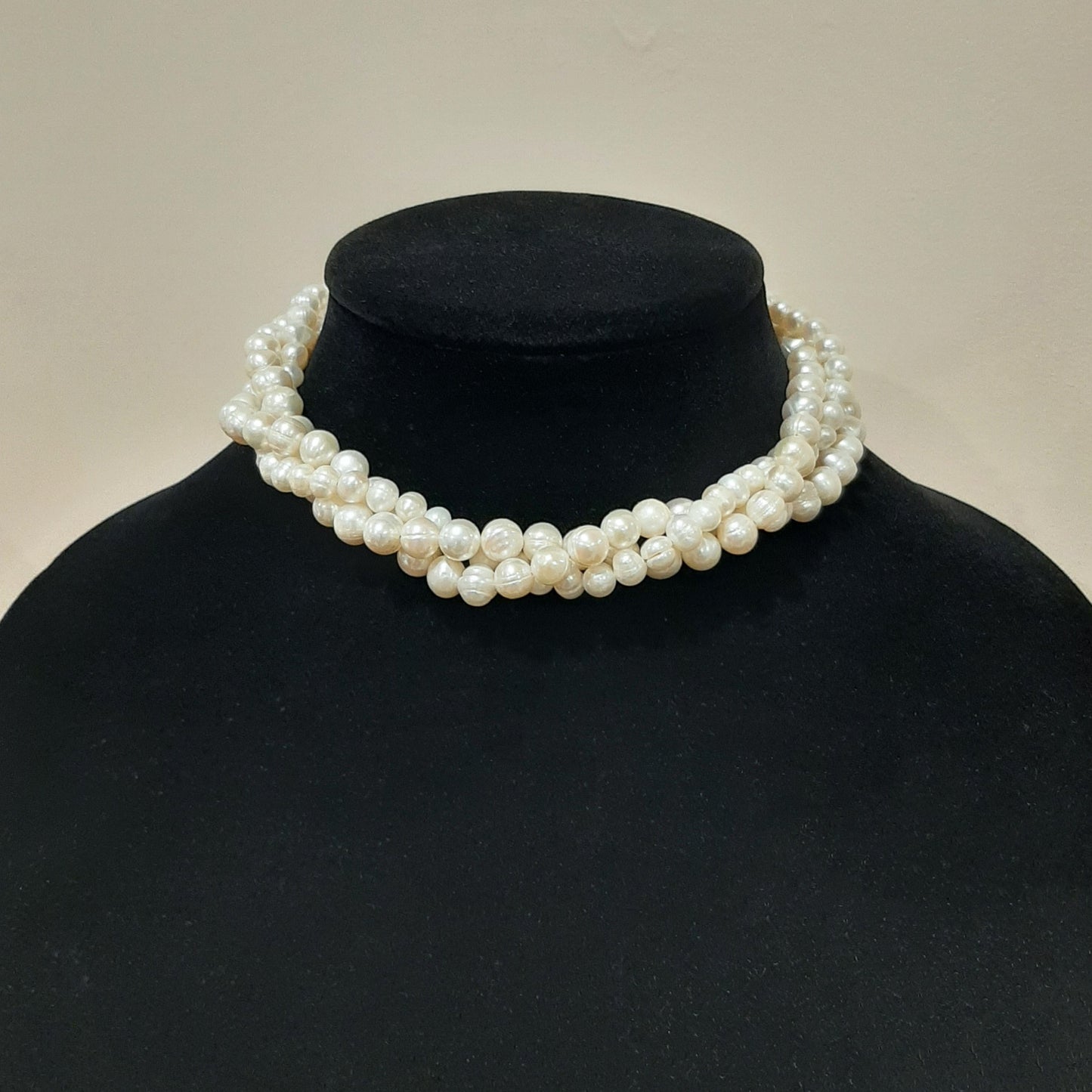 Nadia - natural freshwater pearls three strands necklace