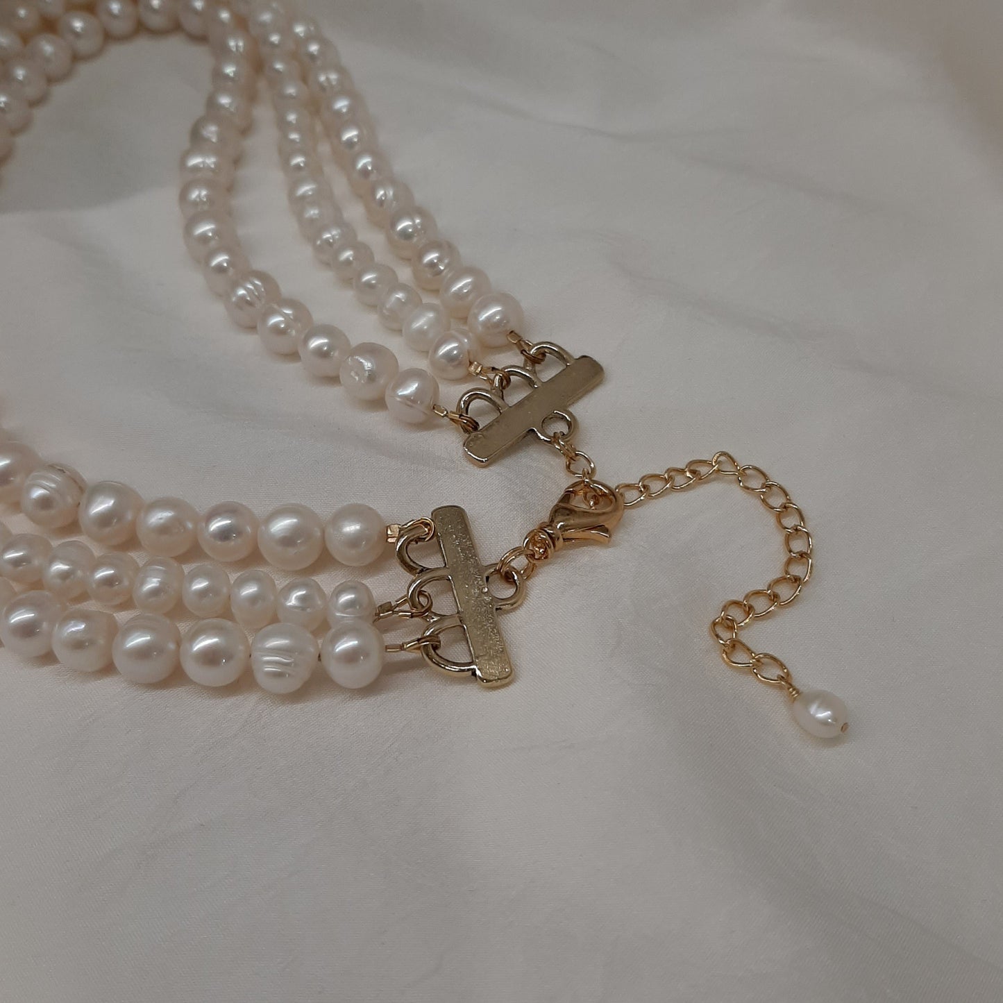 Nadia - natural freshwater pearls three strands necklace