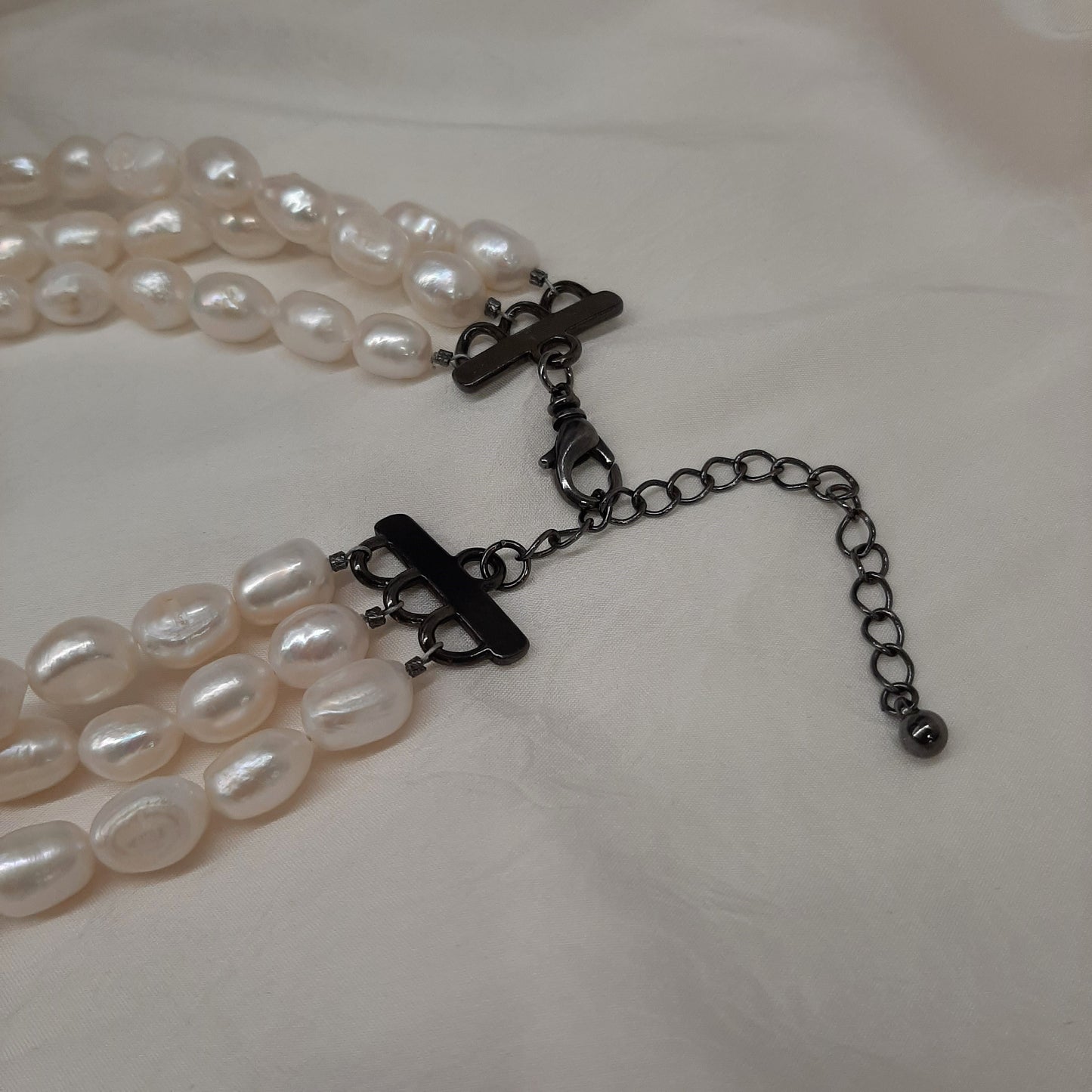 Nadia - natural freshwater pearls three strands necklace