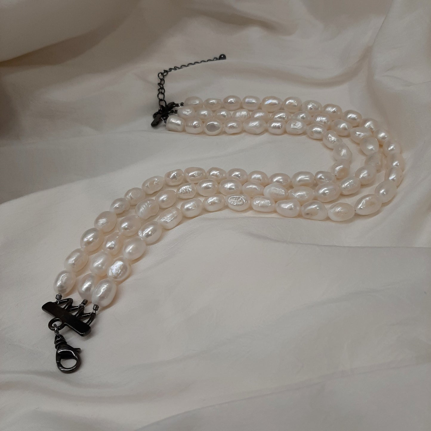 Nadia - natural freshwater pearls three strands necklace
