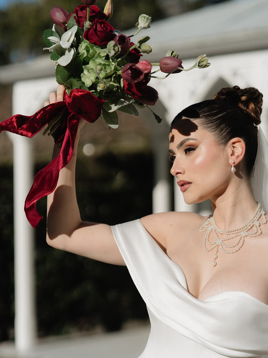Isabella - pearl draped necklace