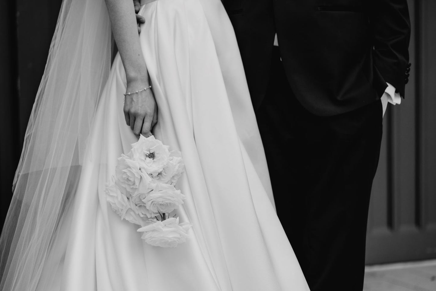 Nigella - crystal base pearls gold or silver plated chain bracelet