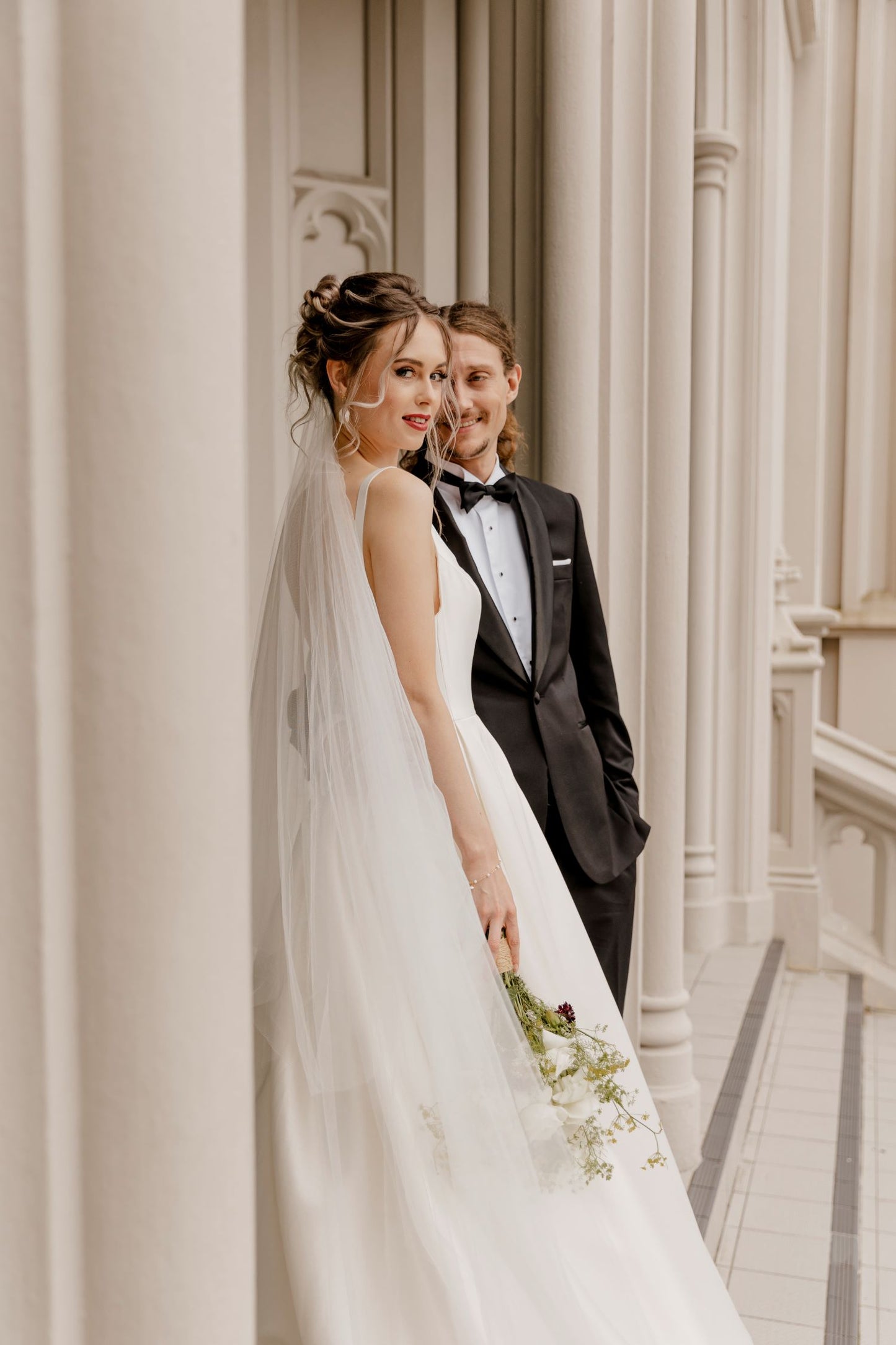 Nigella - crystal base pearls gold or silver plated chain bracelet