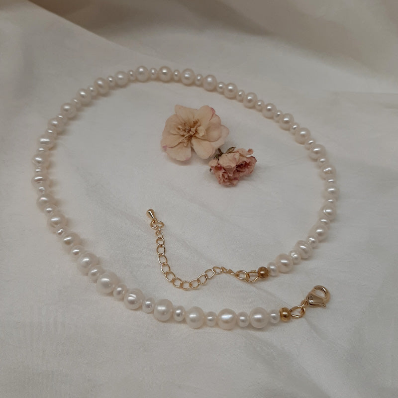 Savannah - cultured freshwater pearls choker necklace with lobster clasp