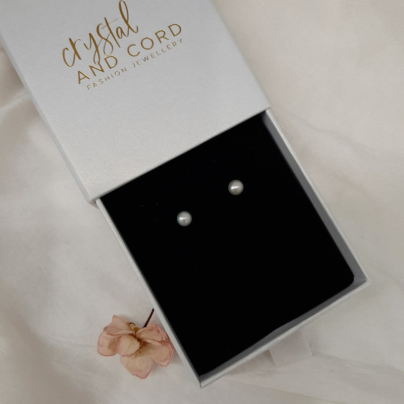 Stella - natural freshwater pearl stud earrings