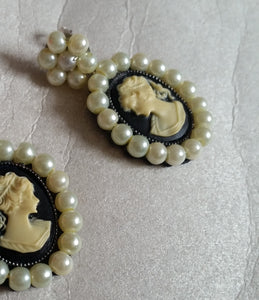 Cameo cream glass bead pearl flower shaped stud drop earrings