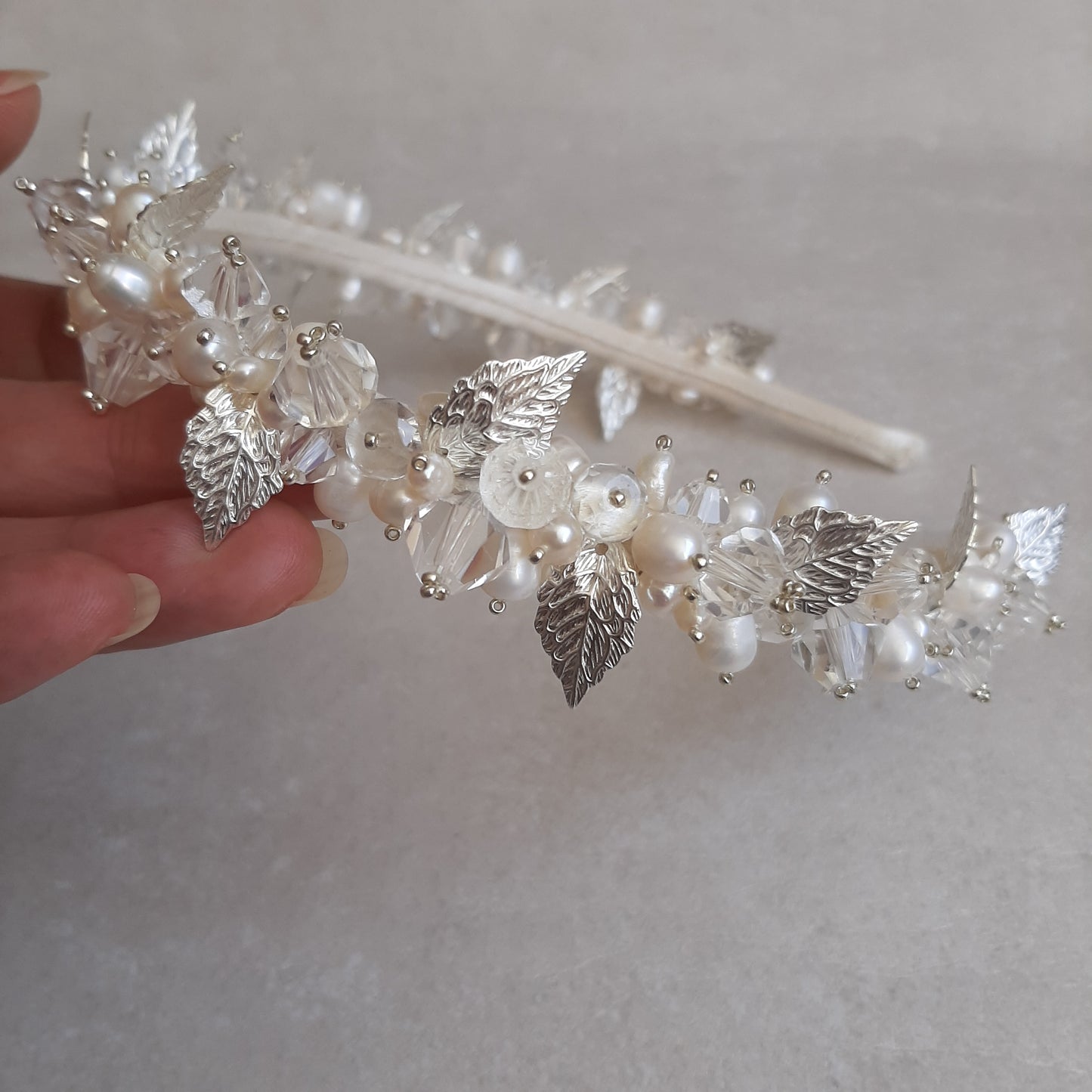 Crystal clear and white cultured freshwater pearls and silver leaves headband and earrings SET