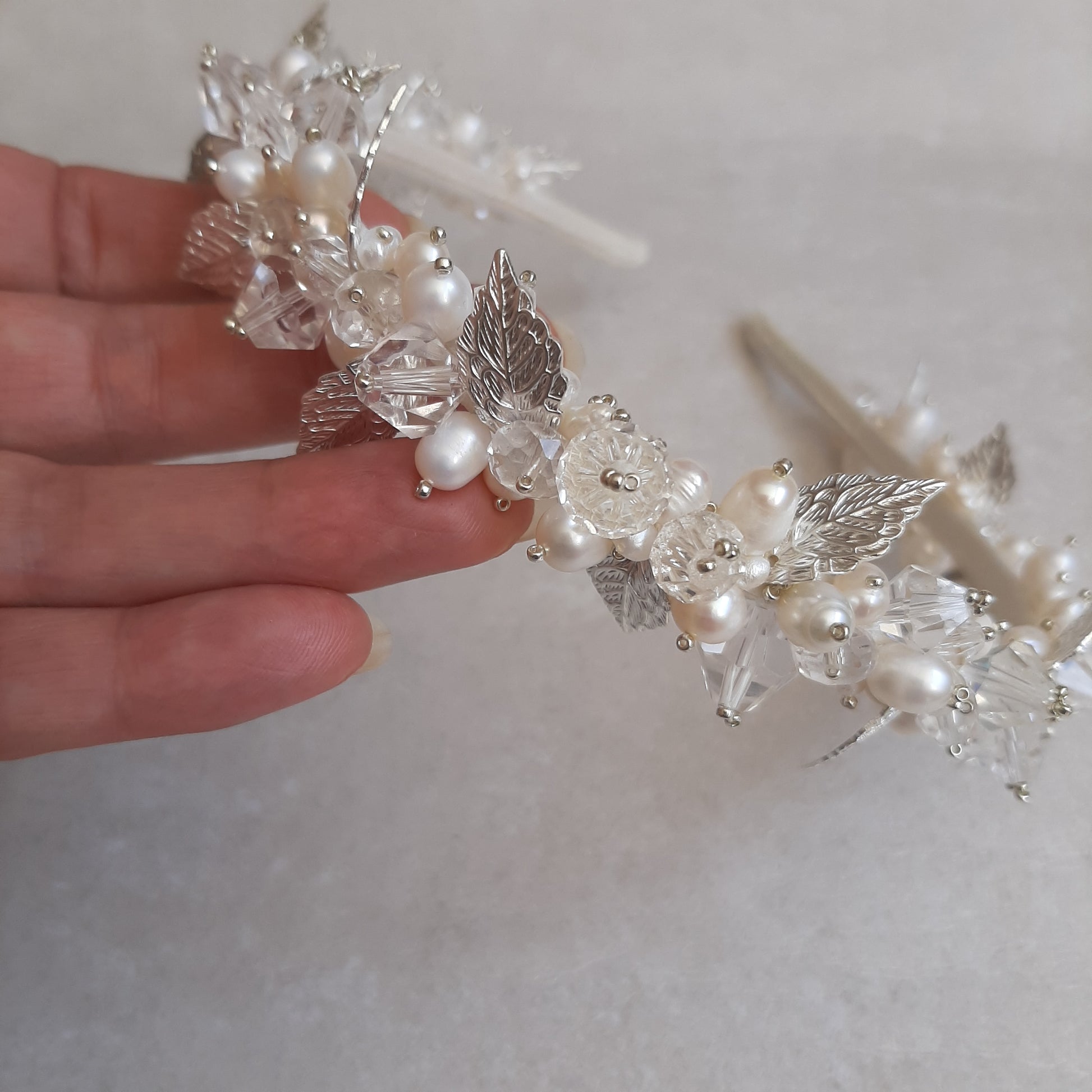 Crystal clear and white cultured freshwater pearls and silver leaves headband and earrings SET