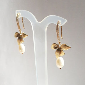 Freshwater pearls and gold-tone single orchid flower drop earrings