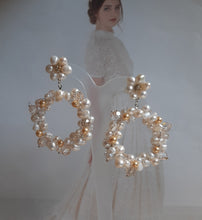 Load image into Gallery viewer, Freshwater pearls flower shaped stud and beaded hoop earrings