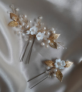 Jasmine - white flowers, freshwater pearls, crystal clear beads and gold or silver leaves hair pins x3