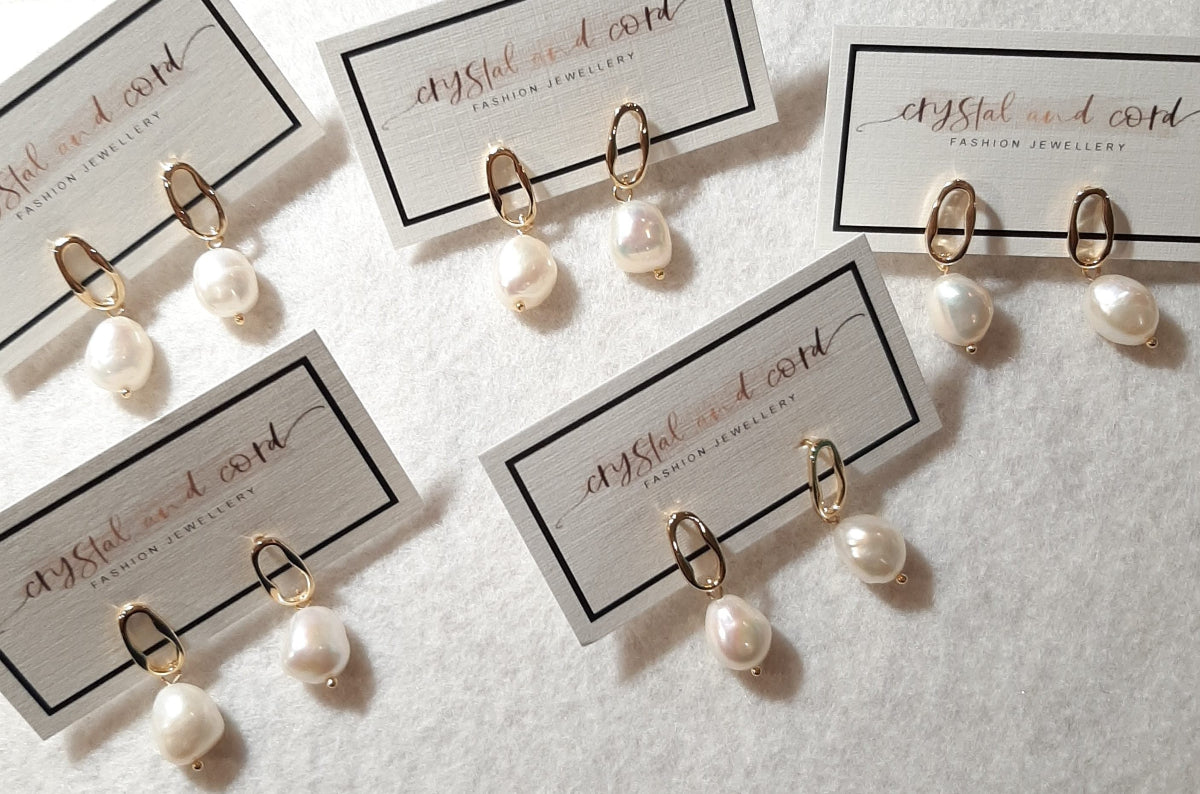 Julia - freshwater pearls drop and gold-tone oval hoop earrings SML