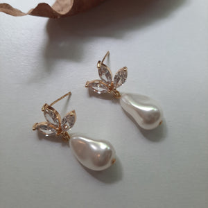 Zoe - Swarovski crystal baroque pearl drop and cubic zirconia earstud