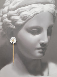 Annabelle - tiny seed beads daisy stud earrings