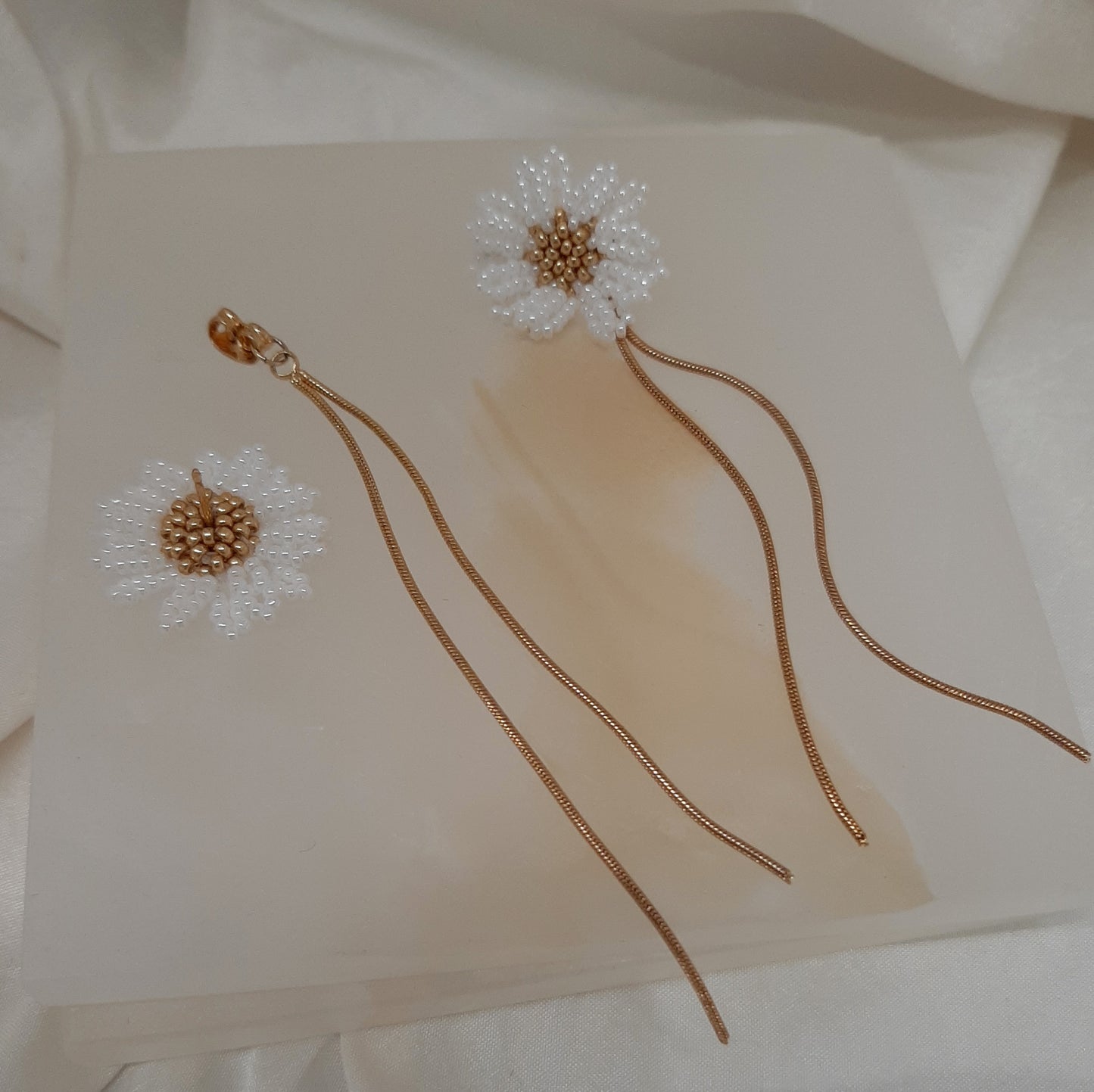 Annabelle - tiny seed beads daisy stud earrings