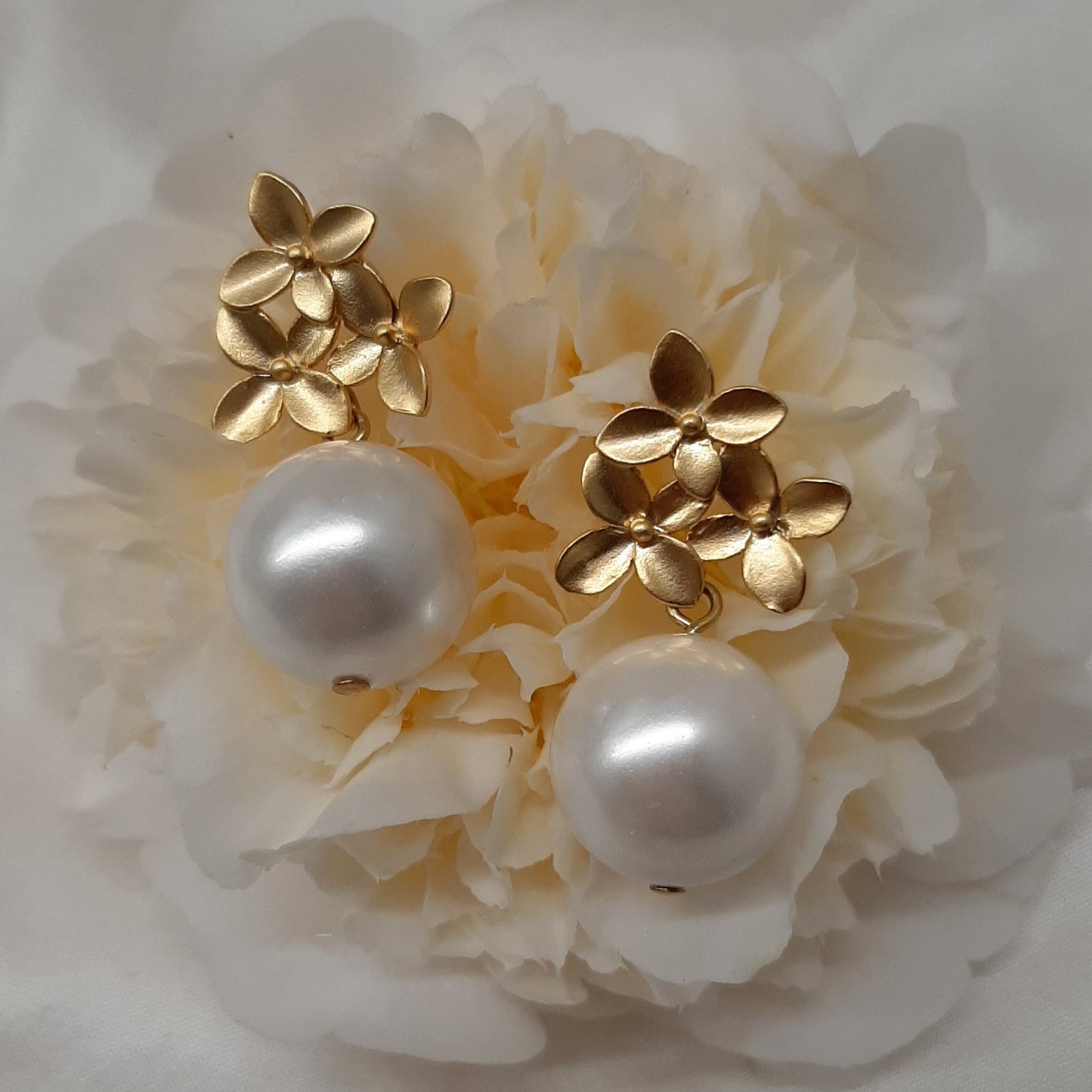 Chloe - gold flowers stud and pearl drop earrings