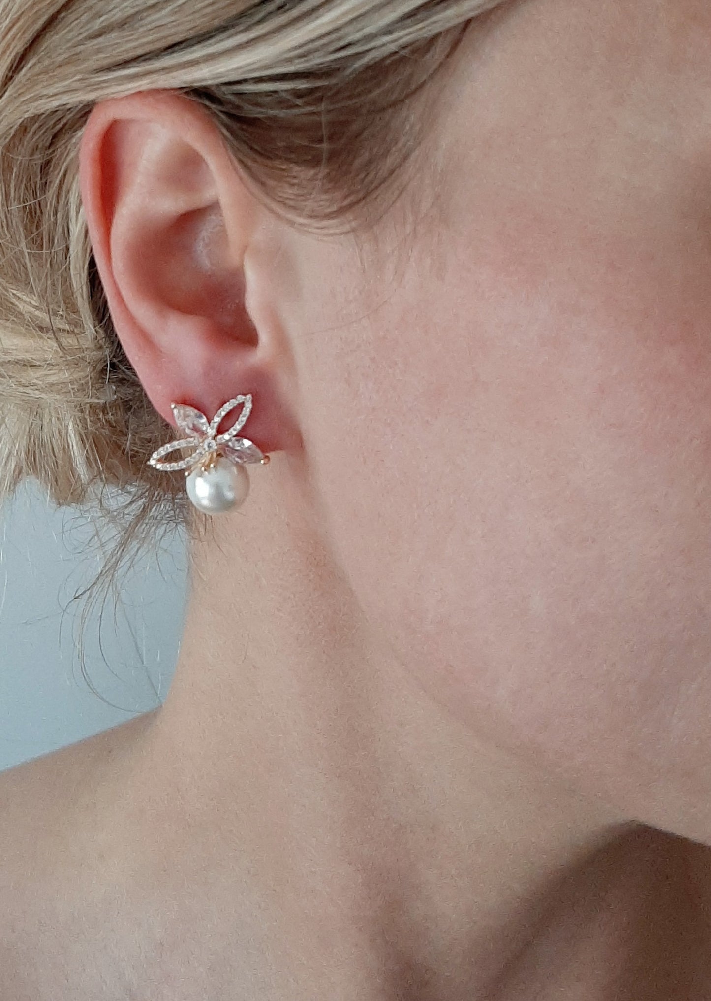 Deor - crystal bead pearl cubic zirconia gold tone flower stud earrings