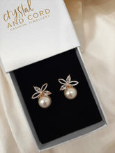 Load image into Gallery viewer, Deor - crystal bead pearl cubic zirconia gold tone flower stud earrings