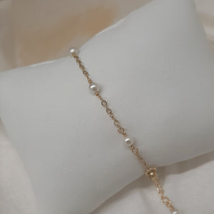 Nigella - crystal base pearls gold or silver plated chain bracelet