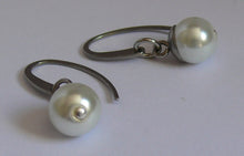 Load image into Gallery viewer, Pearl 10mm round single drop silver-tone earrings