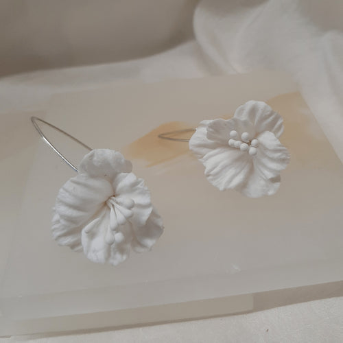 Perenna - flower cascading earrings